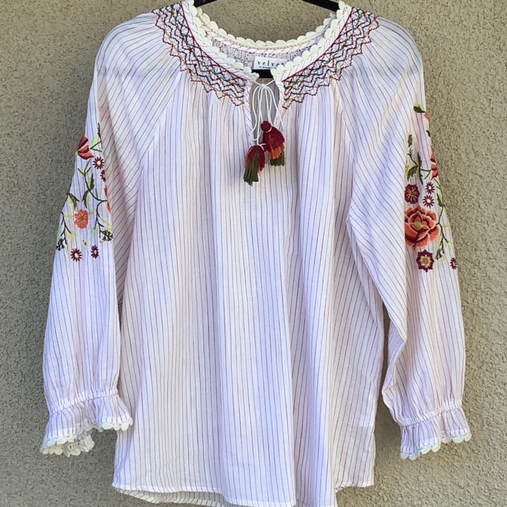 Velvet by Graham & Spencer Top